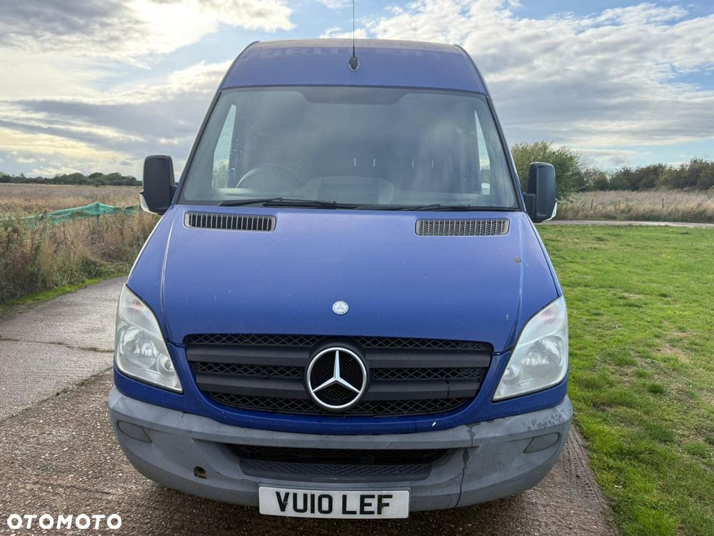 Mercedes-Benz Sprinter - 2