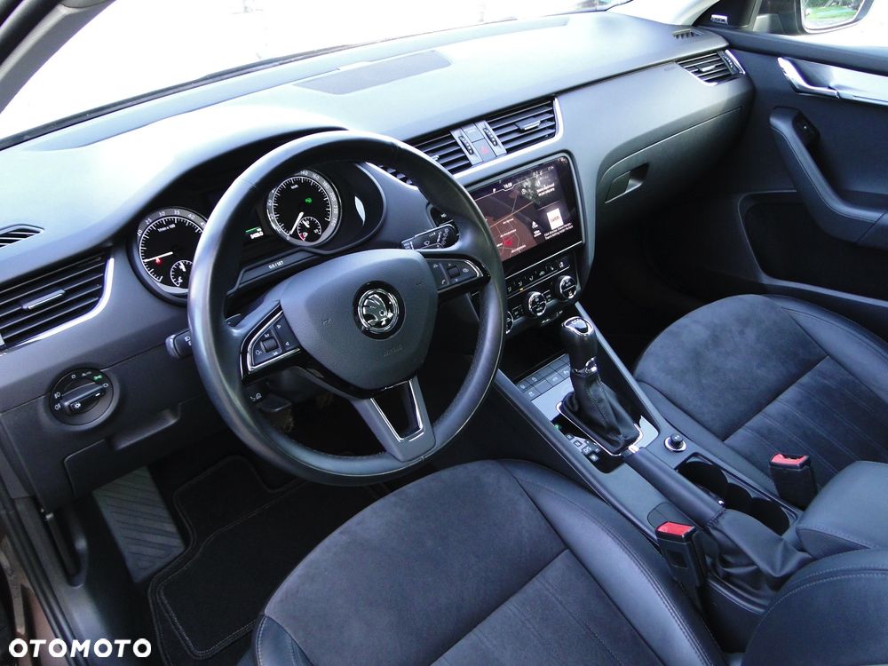 Skoda Octavia 2.0 TDI DSG L&K - 11
