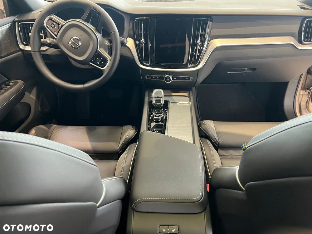 Volvo V60 B4 B Ultimate Dark - 25