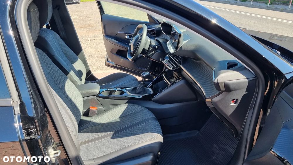 Peugeot 208 Benzin 100 Allure - 29