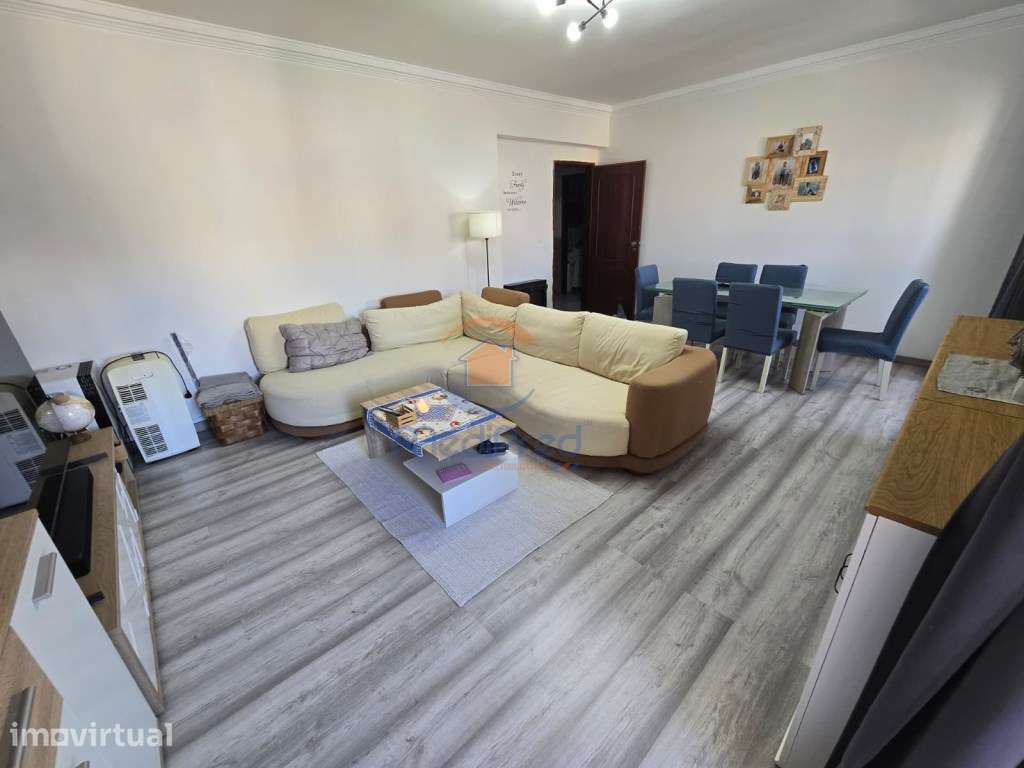 Apartamento T2 com Arrecadação - Bons Dias, Ramada - Grande imagem: 2/20