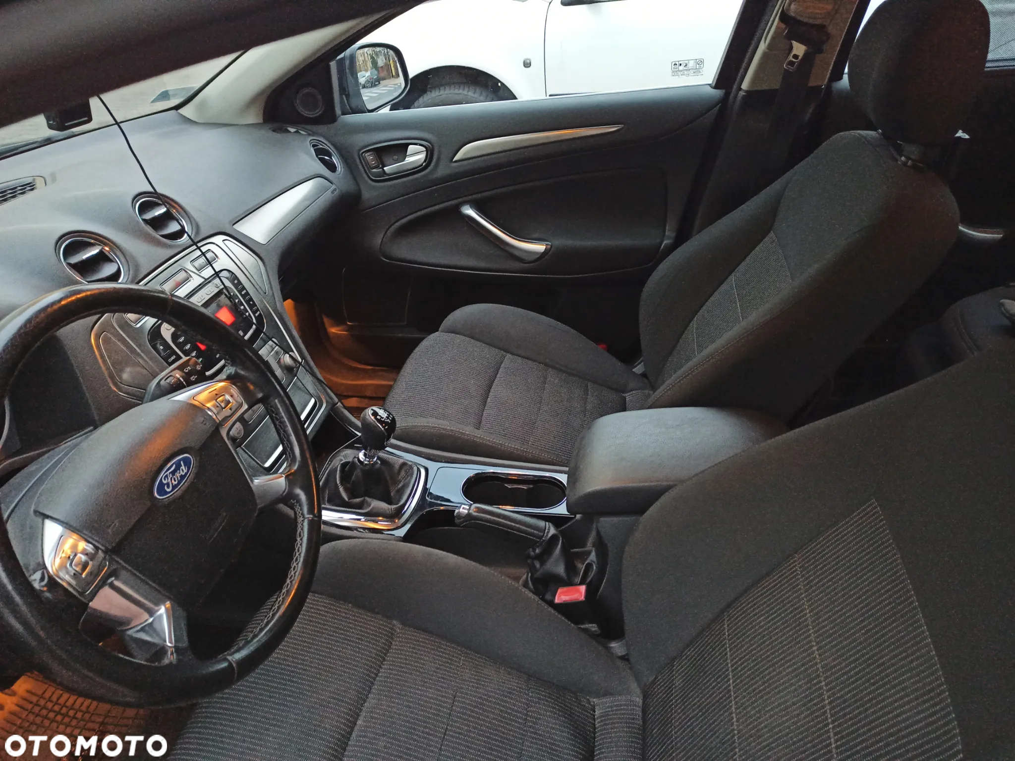Ford Mondeo 2.0 TDCi Titanium - 16