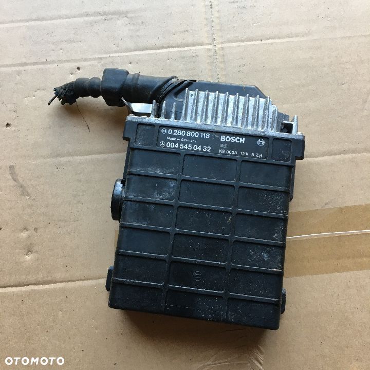 KOMPUTER STEROWNIK SILNIKA MERCEDES W126  0045450432 0280800118