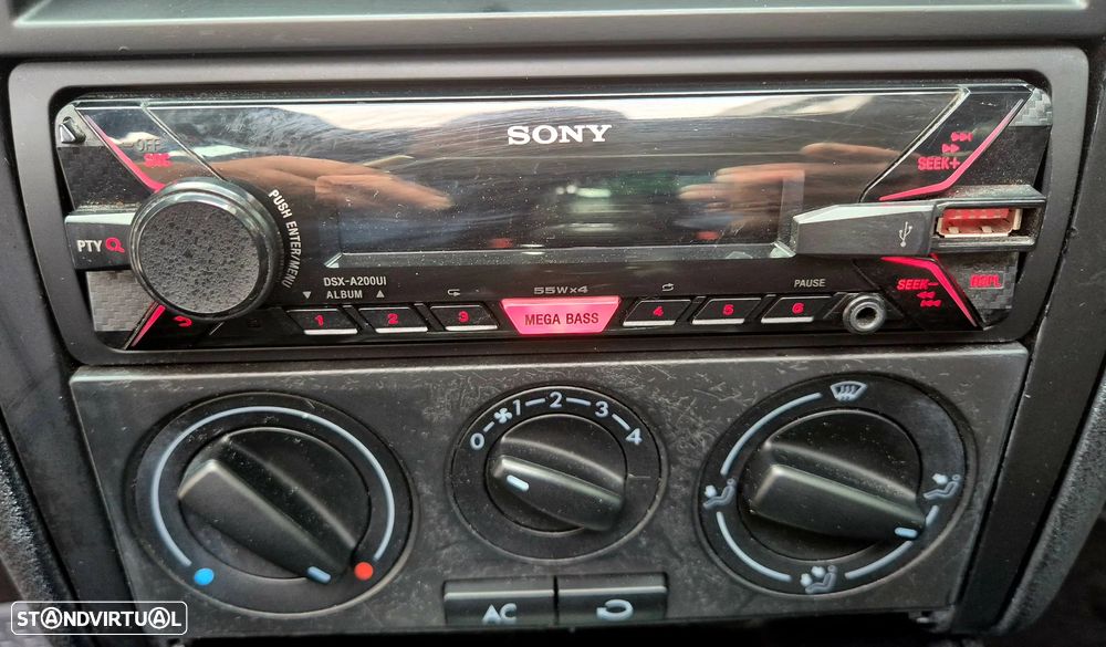 VW Golf 1.9 TDi 25 Anos - 40