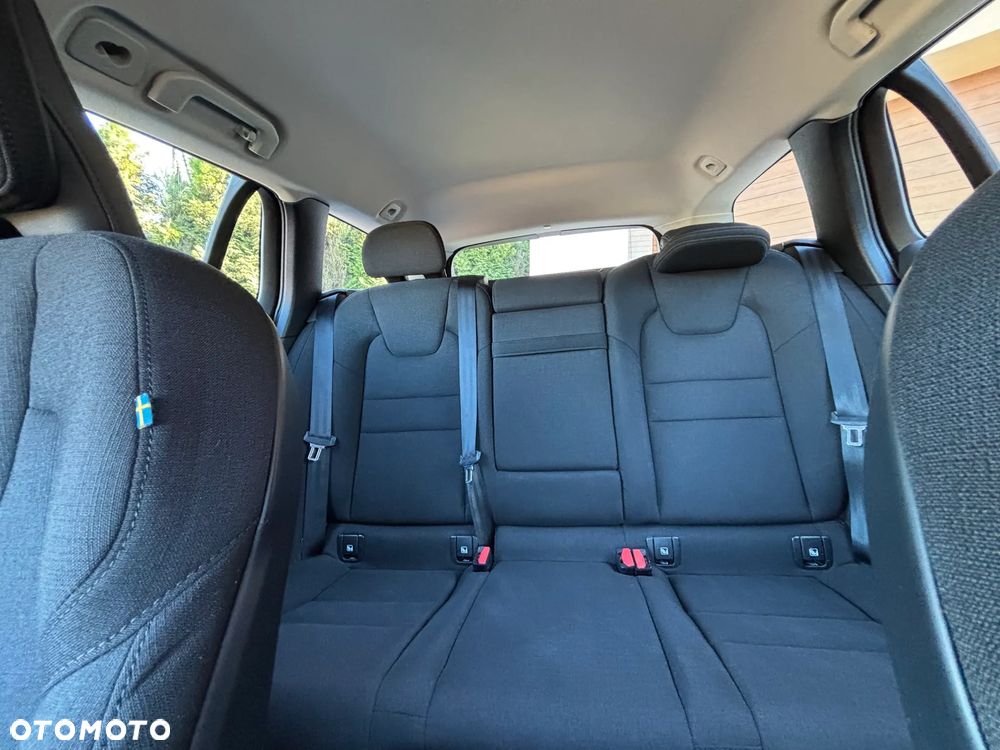 Volvo V60 B3 B DKG Momentum Pro - 17