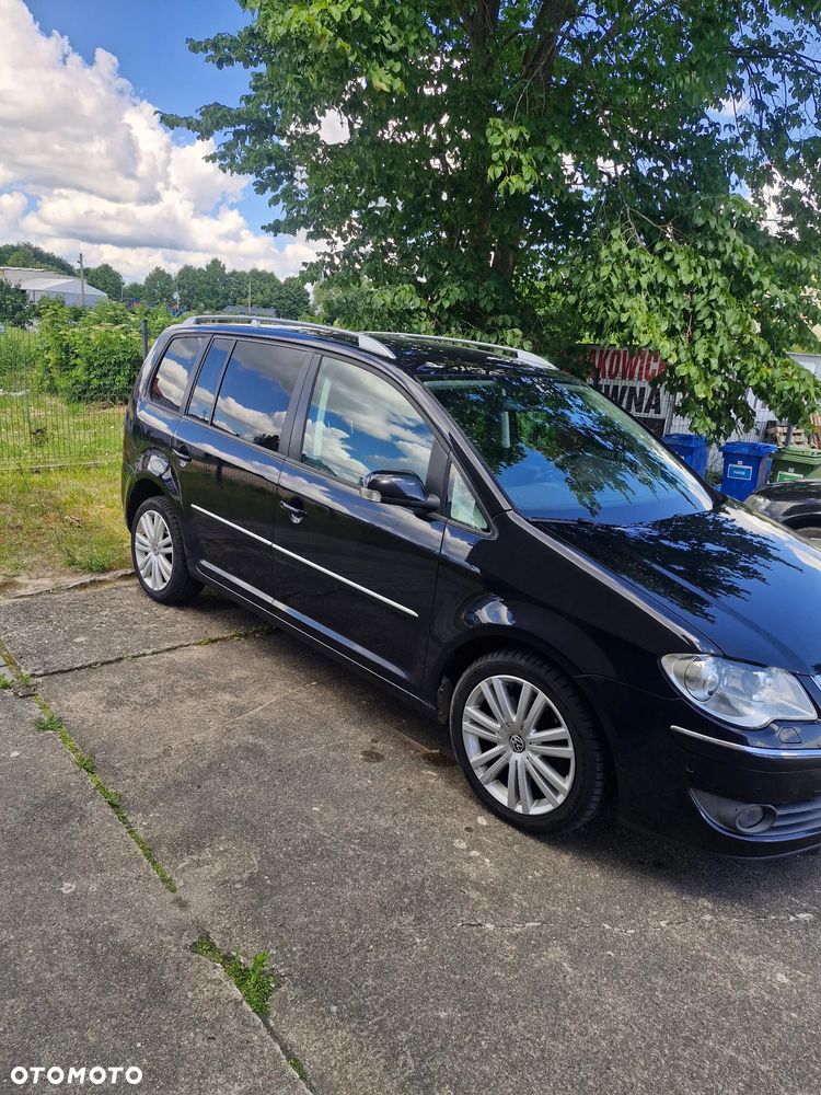 Volkswagen Touran 2.0 TDI DPF Highline DSG - 10