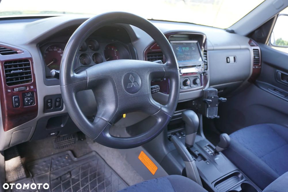 Mitsubishi Pajero 3.2 DID 7os (lea) - 9