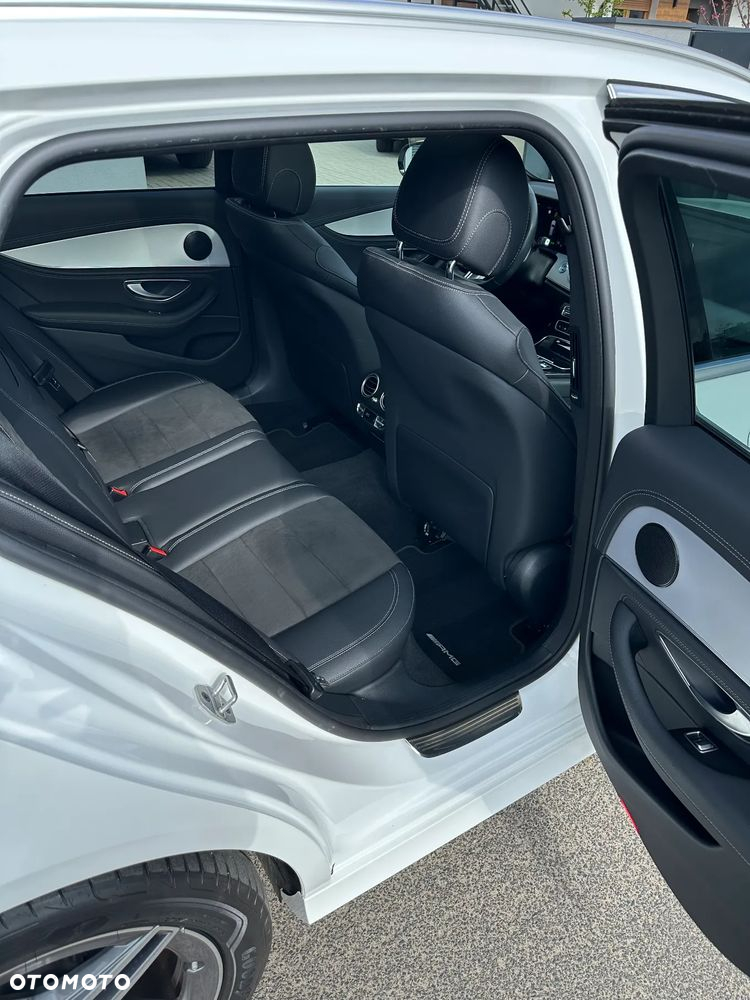 Mercedes-Benz Klasa E 300 d 4Matic T 9G-TRONIC AMG Line - 10