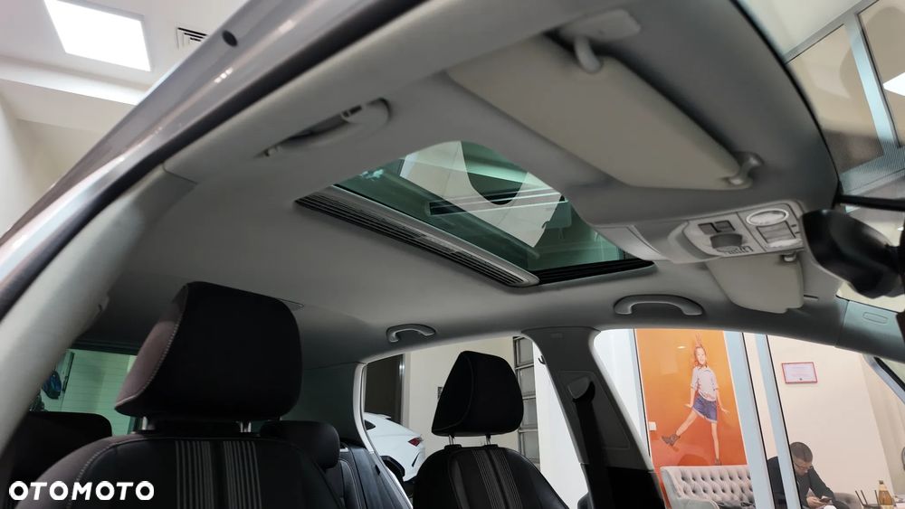 Volkswagen Golf 2.0 TDI DPF BlueMotion Technology DSG MATCH - 36