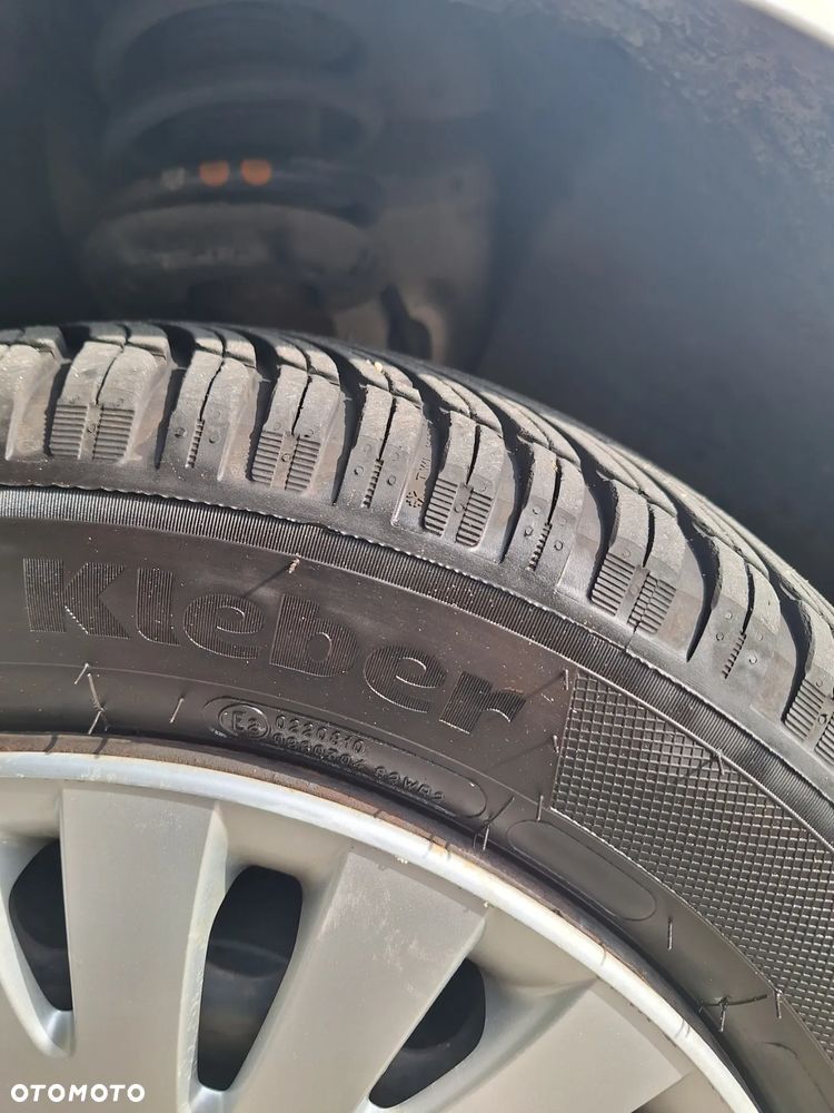 Volkswagen Passat 2.0 TDI Trendline DSG - 22