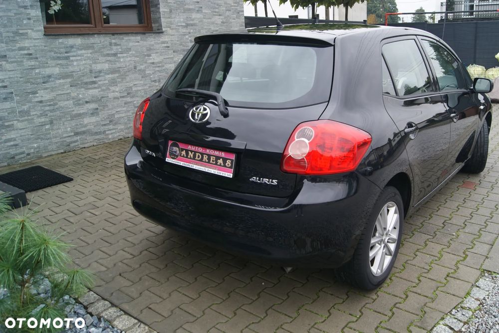 Toyota Auris 1.33 VVT-i Premium + - 9