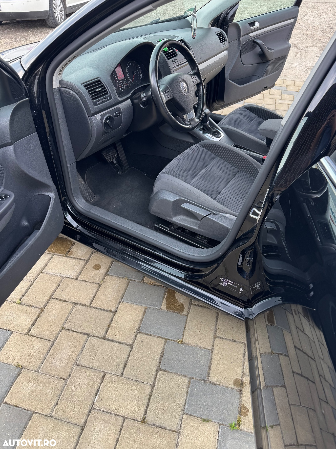 Volkswagen Golf 2.0 TDI BlueMotion Technology Highline DSG - 9