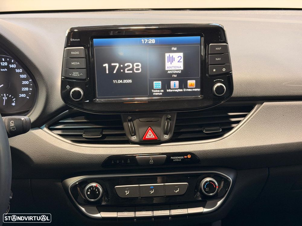 Hyundai i30 1.6 CRDI Comfort+Navi - 13