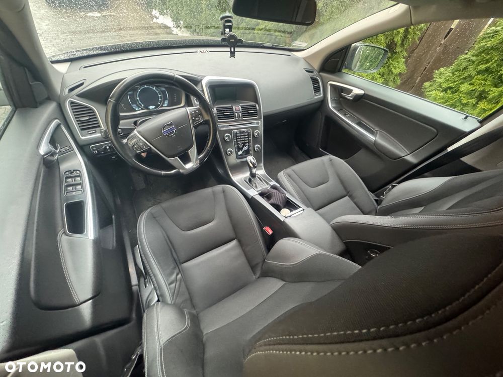 Volvo XC 60 D4 AWD Base - 6