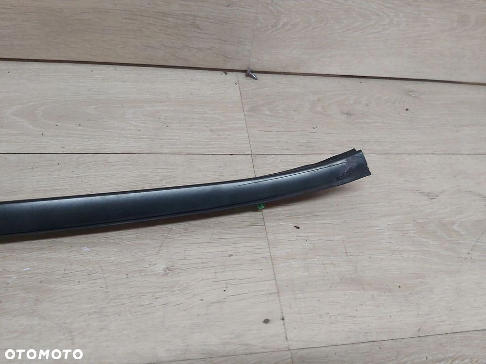 Toyota Prius IV 1,8 xw50 listwa uszczelka szyby przód prawa 75535-47020 - 2