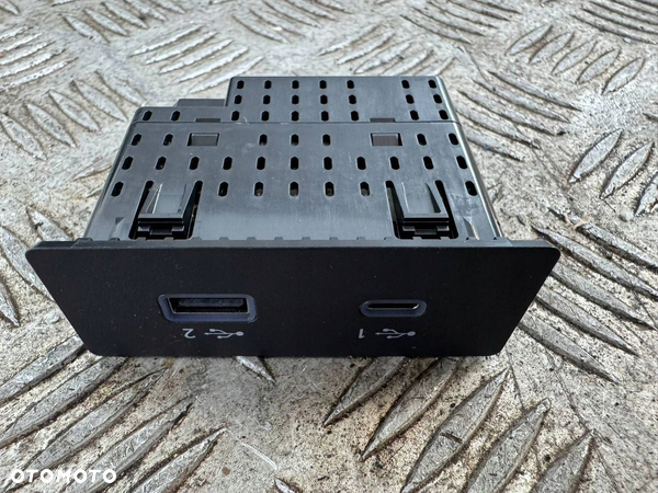 Nissan Qashqai III J12 2021-2025 Gniazdo Złącze USB