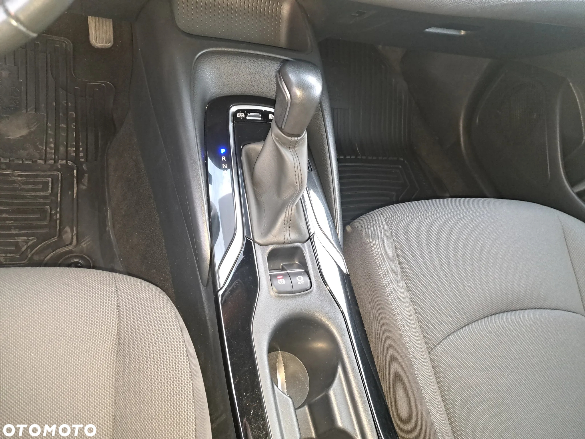 Toyota Corolla 1.8 Hybrid Comfort - 13