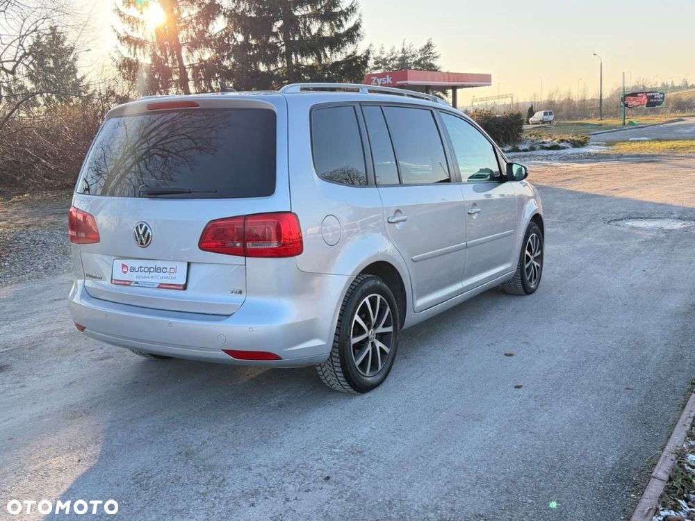 Volkswagen Touran 1.6 TDI DPF BlueMotion Technology DSG Highline - 19
