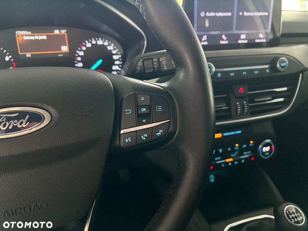 Ford Focus 1.0 EcoBoost Titanium Business - 26