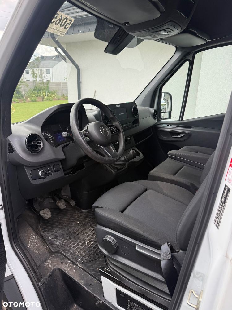 Mercedes-Benz Sprinter - 9