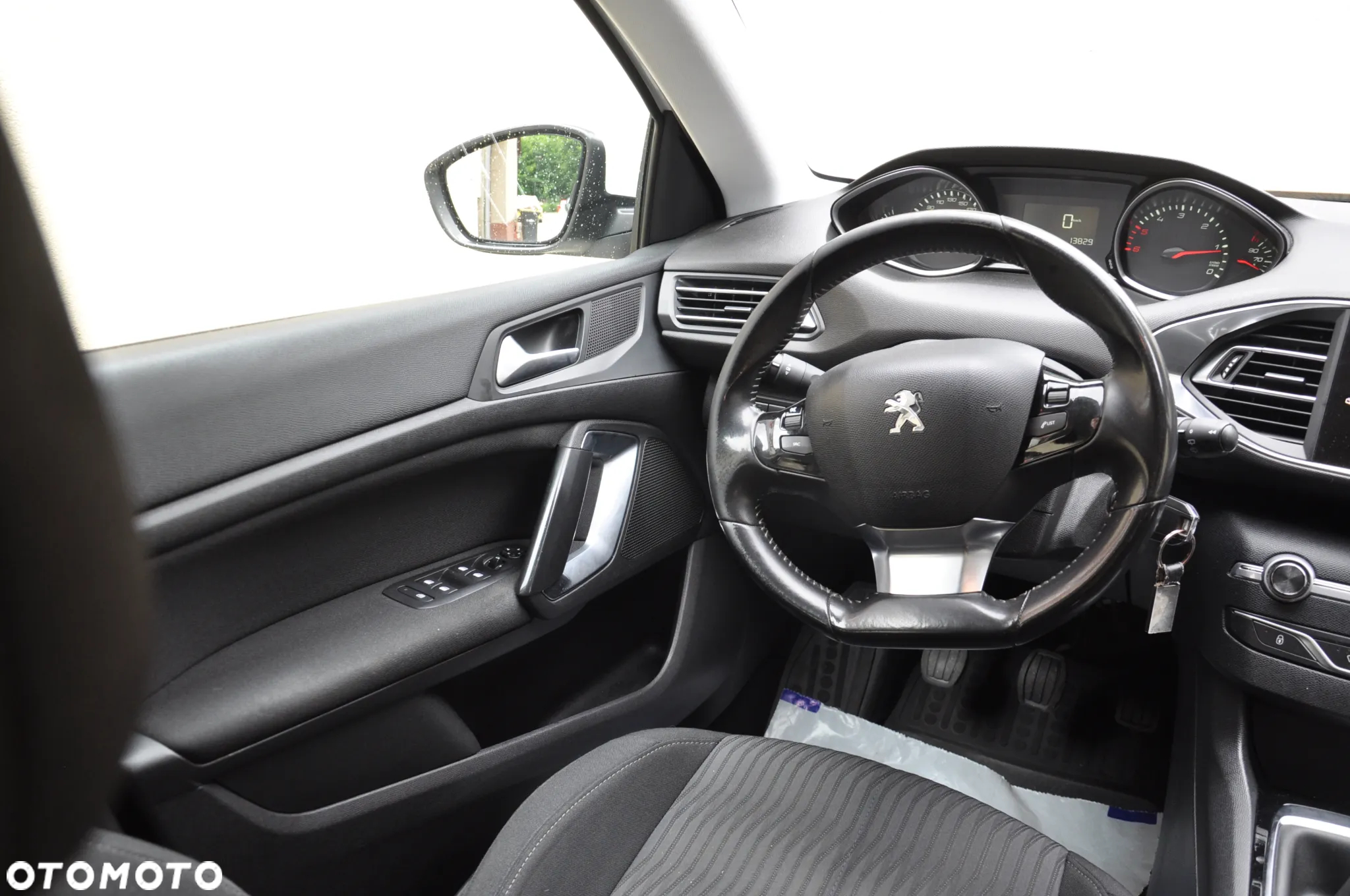 Peugeot 308 - 8