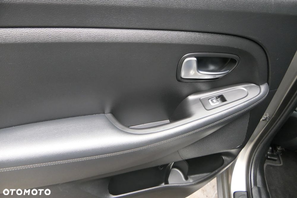 Kia Carens 1.7 CRDi L - 32