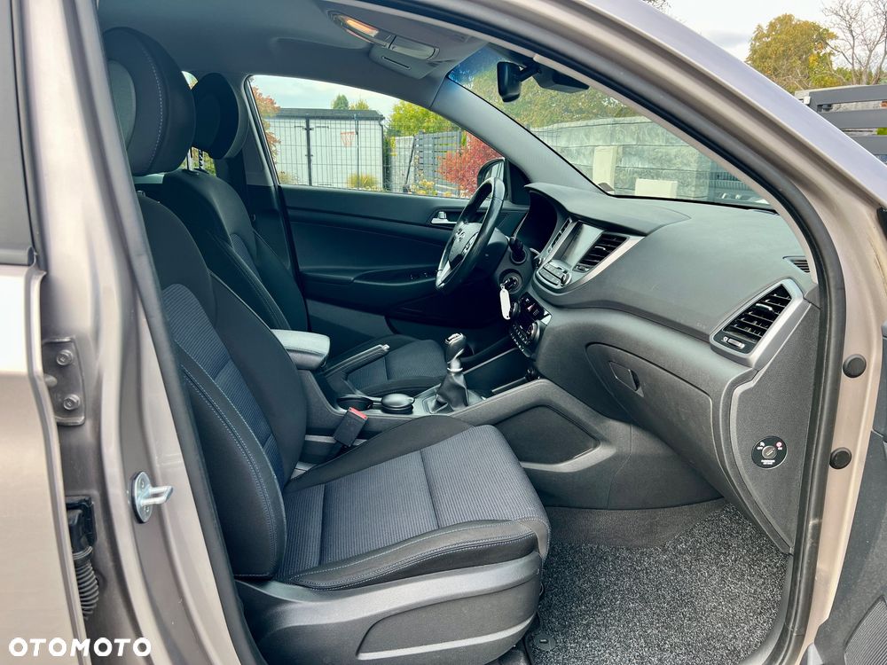 Hyundai Tucson blue 1.7 CRDi 2WD Intro Edition - 6