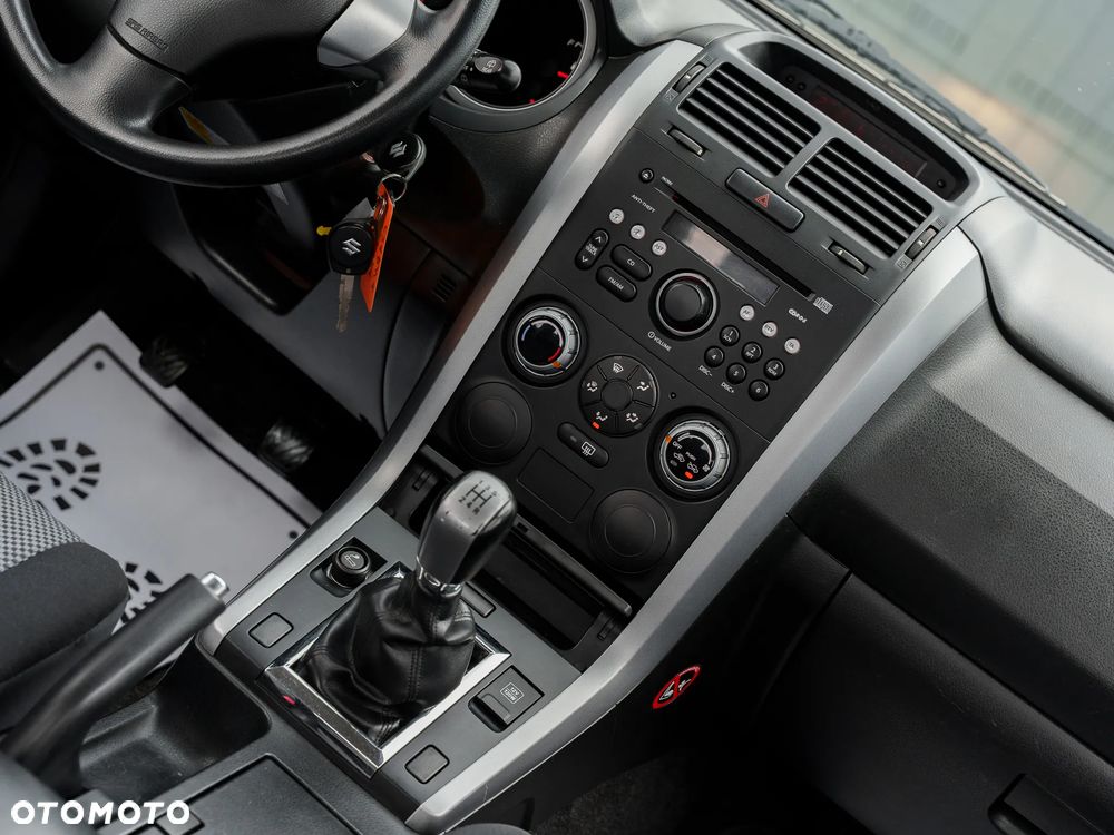 Suzuki Grand Vitara 1.6 - 23