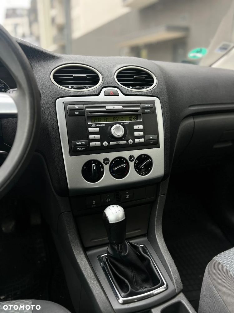 Ford Focus - 24