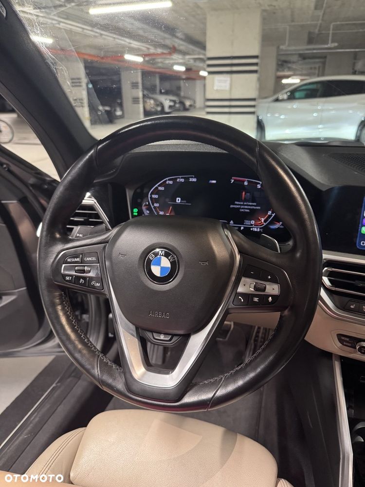 BMW Seria 3 330i xDrive - 6