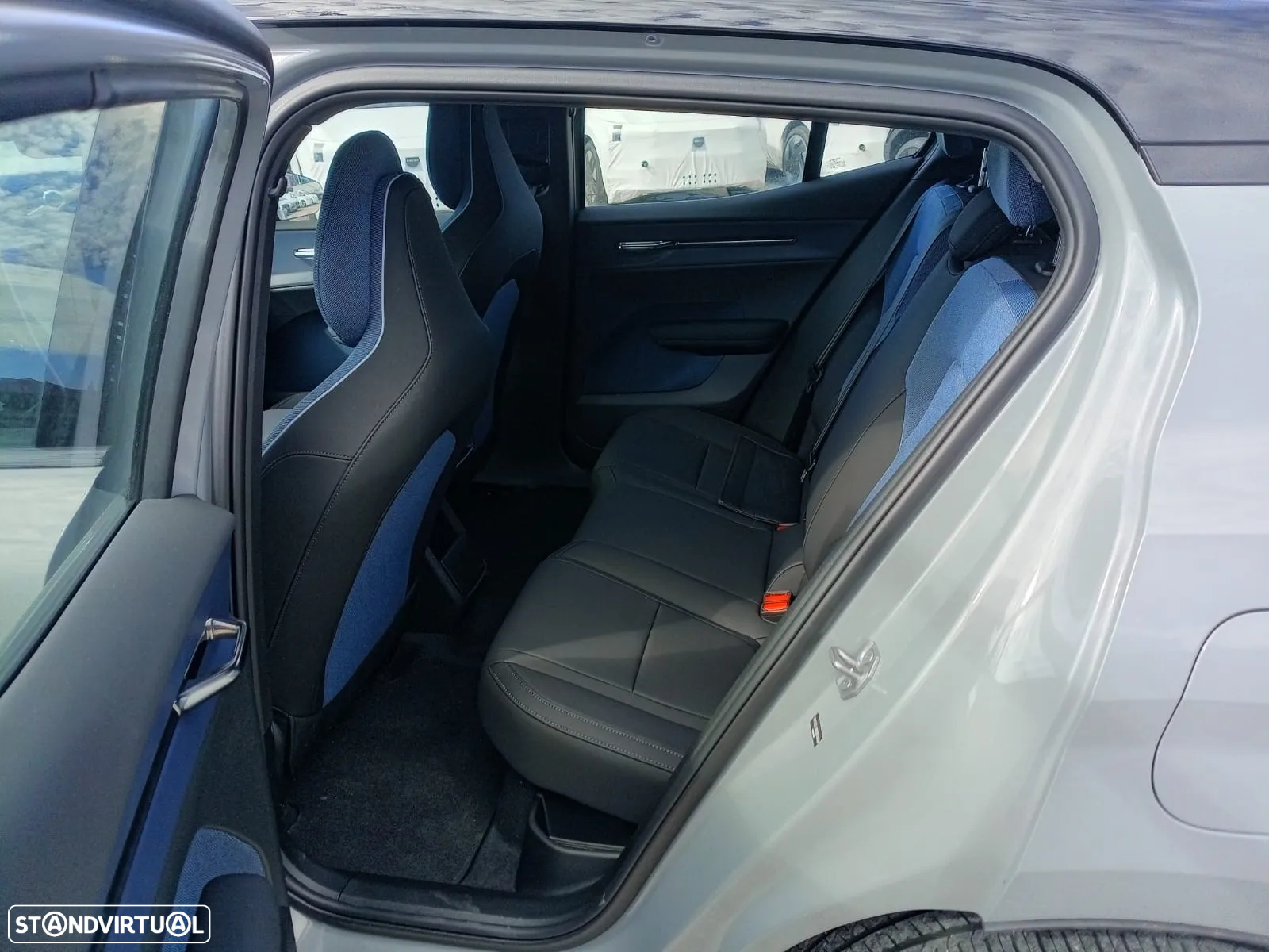 Volvo EX30 69 kWh Single Motor Extended Range Plus - 5