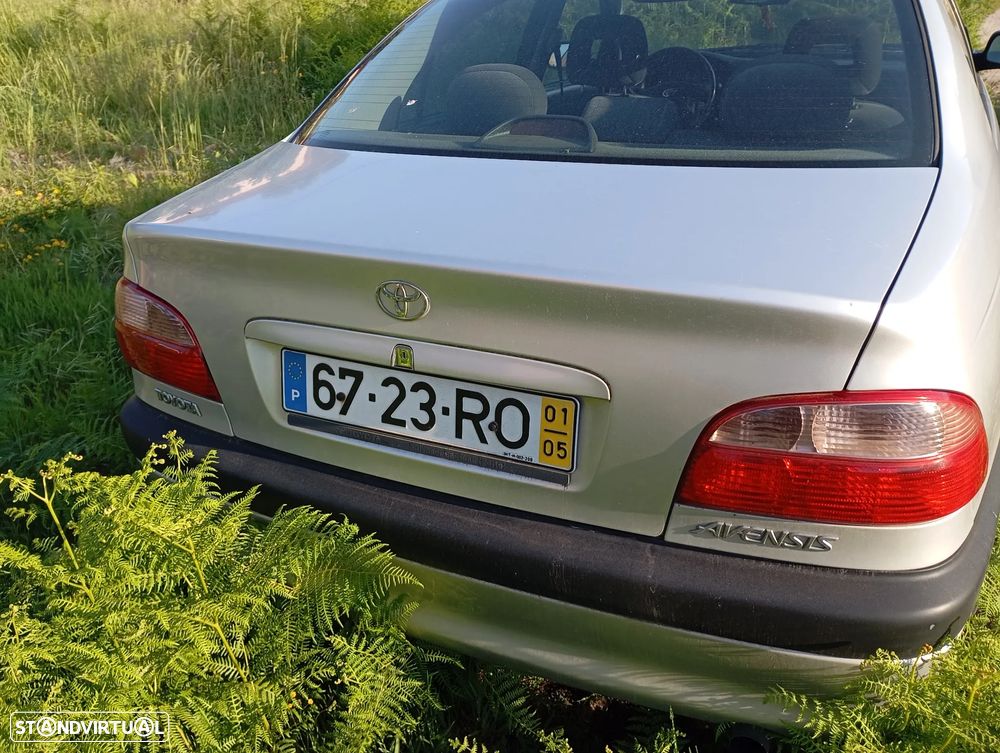 Toyota Avensis S/D 1.6 Executive - 14