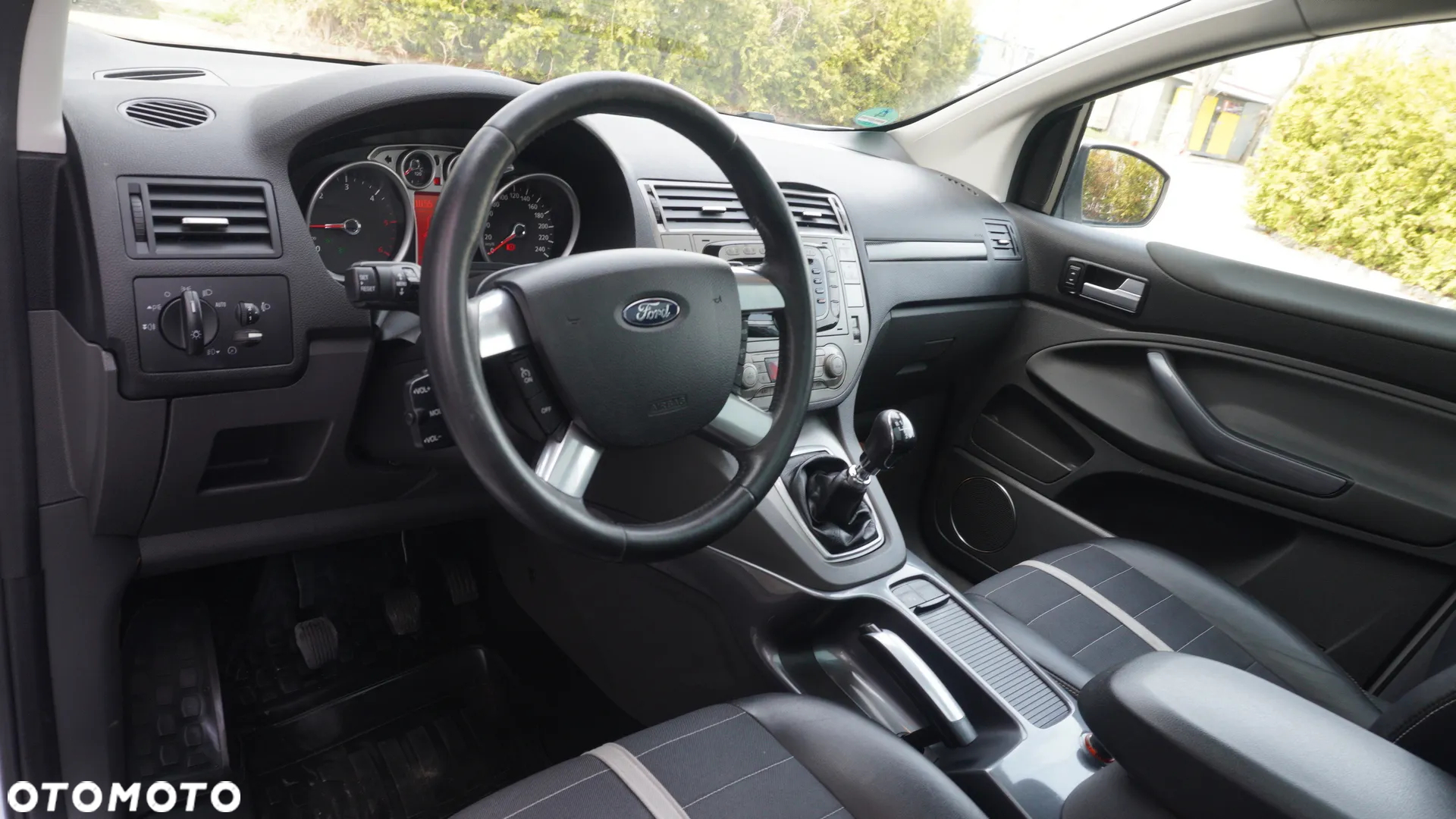 Ford Kuga 2.0 TDCi 4WD Titanium - 25