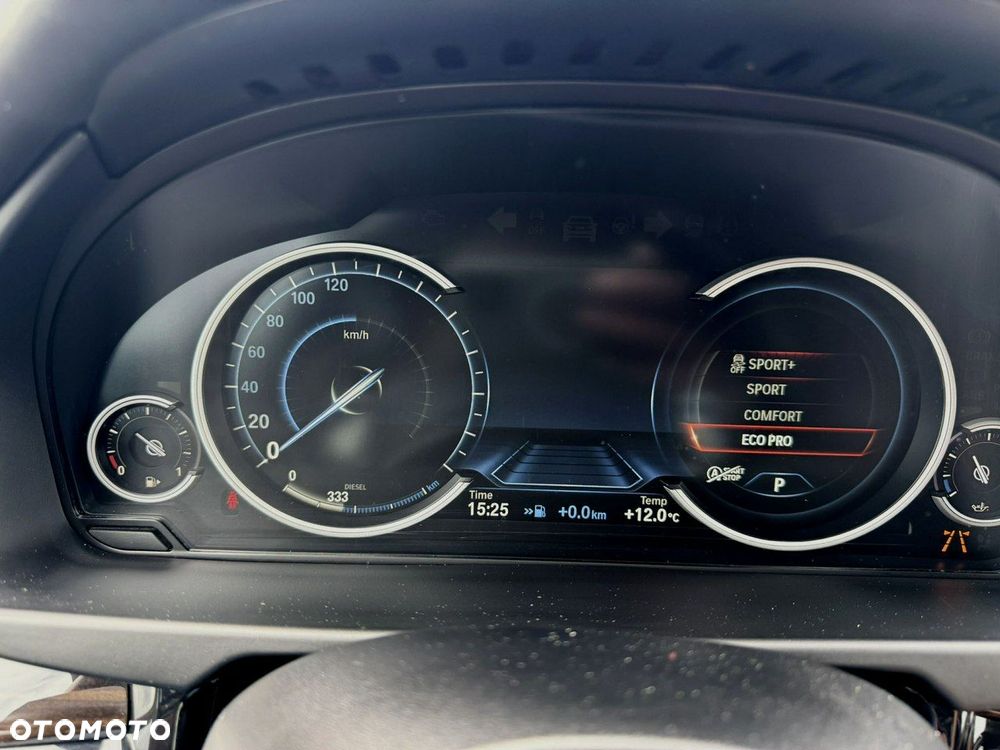 BMW X6 xDrive40d - 33