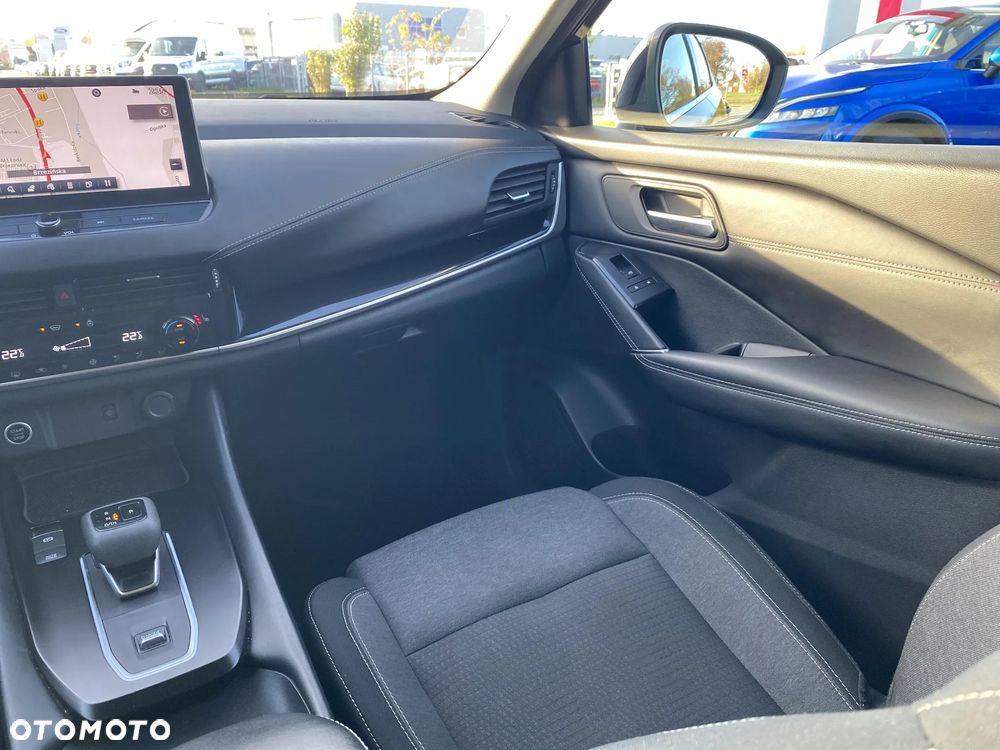 Nissan Qashqai 1.3 DIG-T N-Connecta DCT - 27