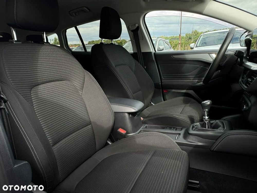 Ford Focus 1.0 EcoBoost Hybrid TITANIUM EDITION - 16