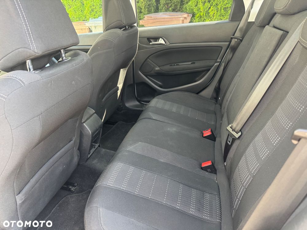 Peugeot 308 1.2 PureTech Allure S&S - 5
