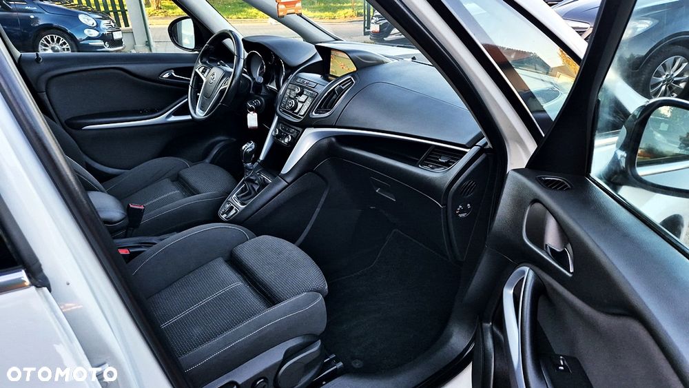 Opel Zafira 1.6 T SIDI Cosmo S&S - 38