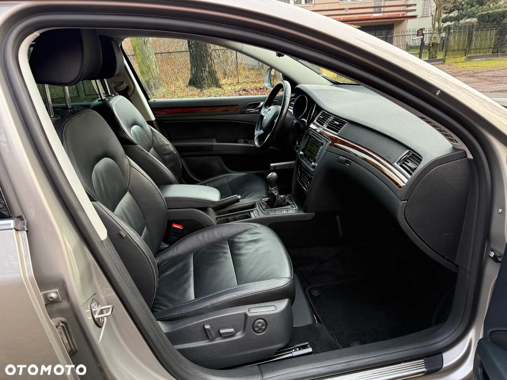 Skoda Superb 2.0 TDI Exclusive - 26
