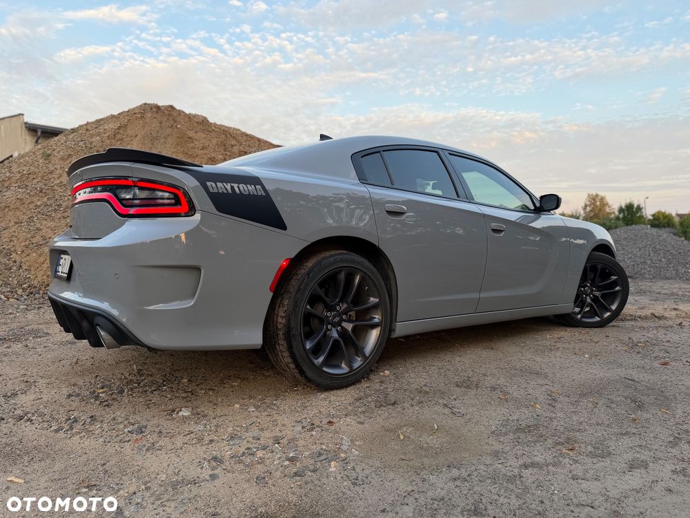 Dodge Charger 5.7 R/T Daytona - 24