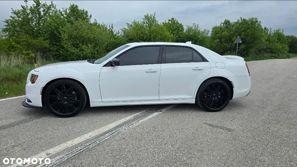 Chrysler 300s - 9