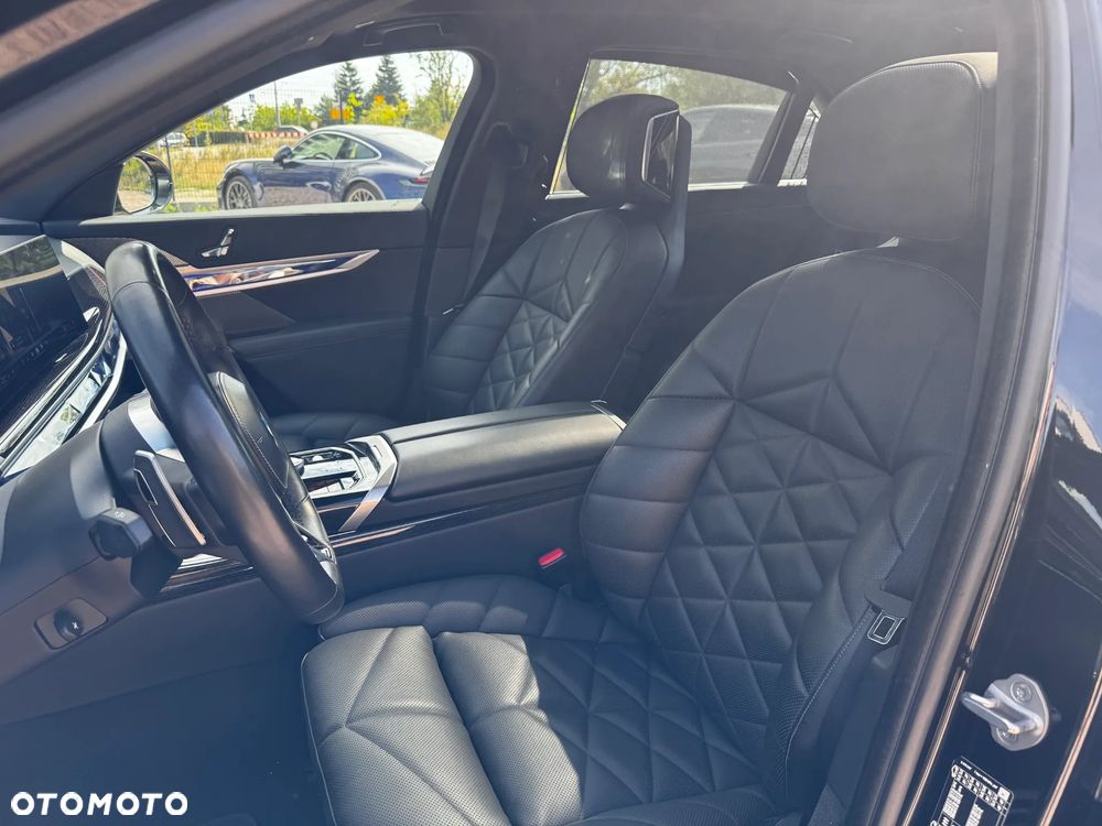 BMW Seria 7 - 24
