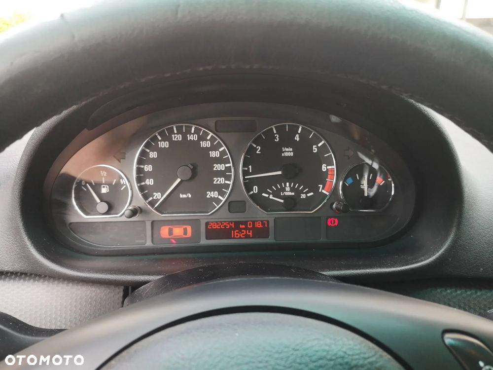 BMW Seria 3 325xi - 9