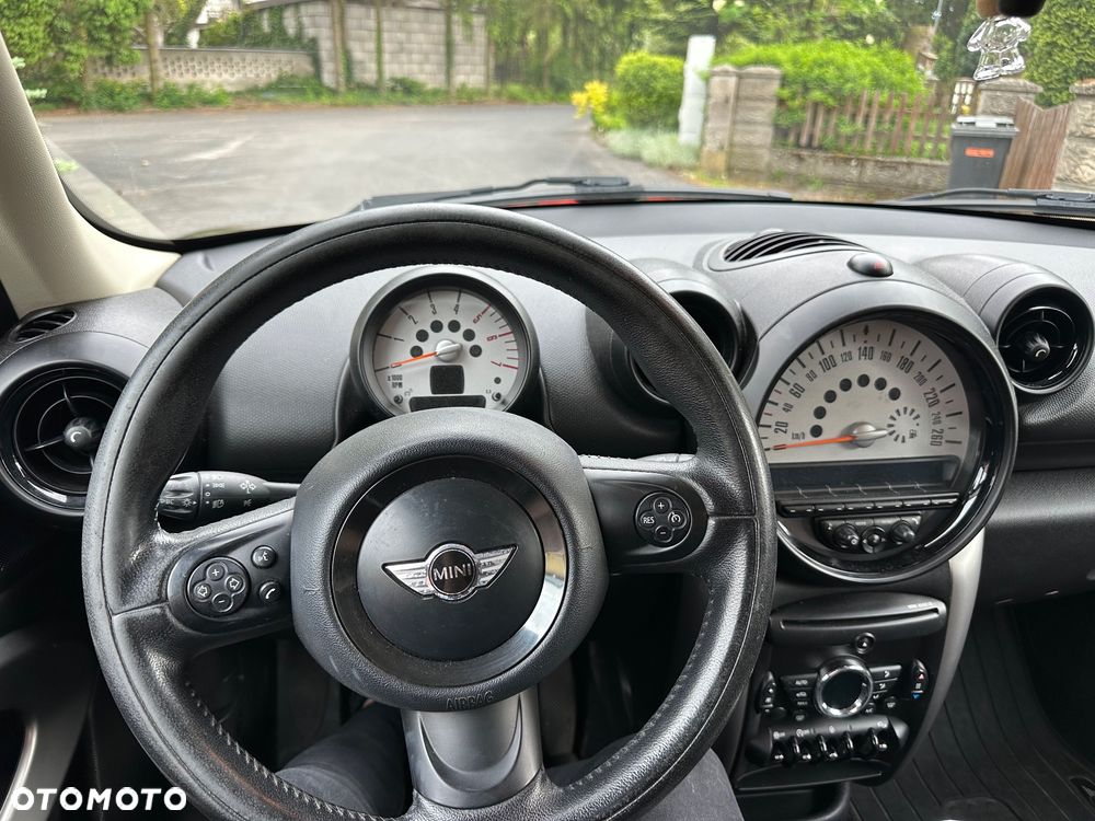 MINI Paceman Cooper D ALL4 - 9