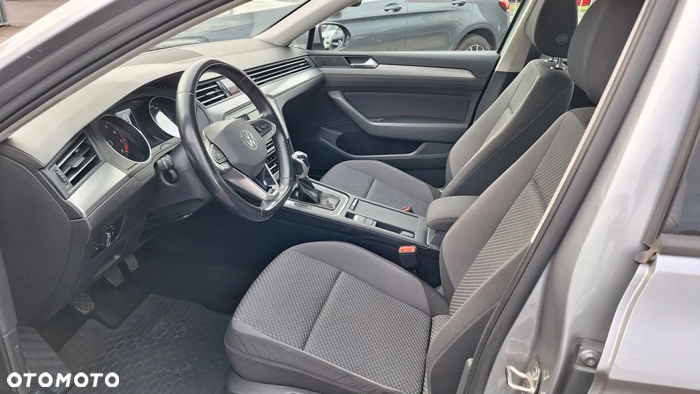 Volkswagen Passat - 10