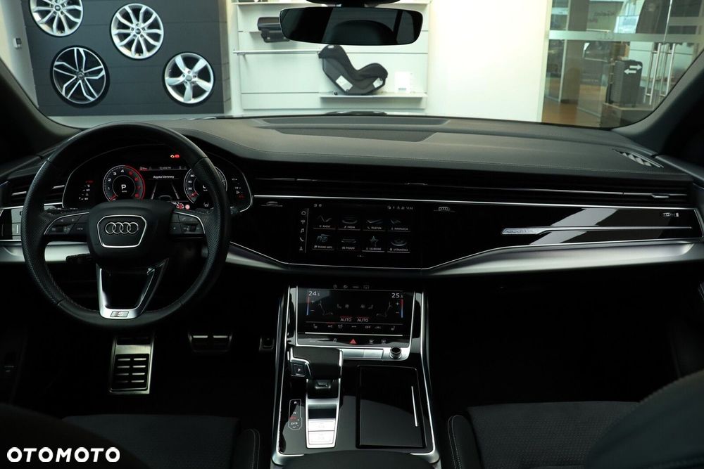 Audi Q8 - 25