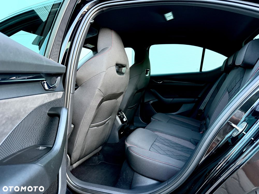 Skoda Octavia 2.0 TDI DSG 4x4 RS - 24