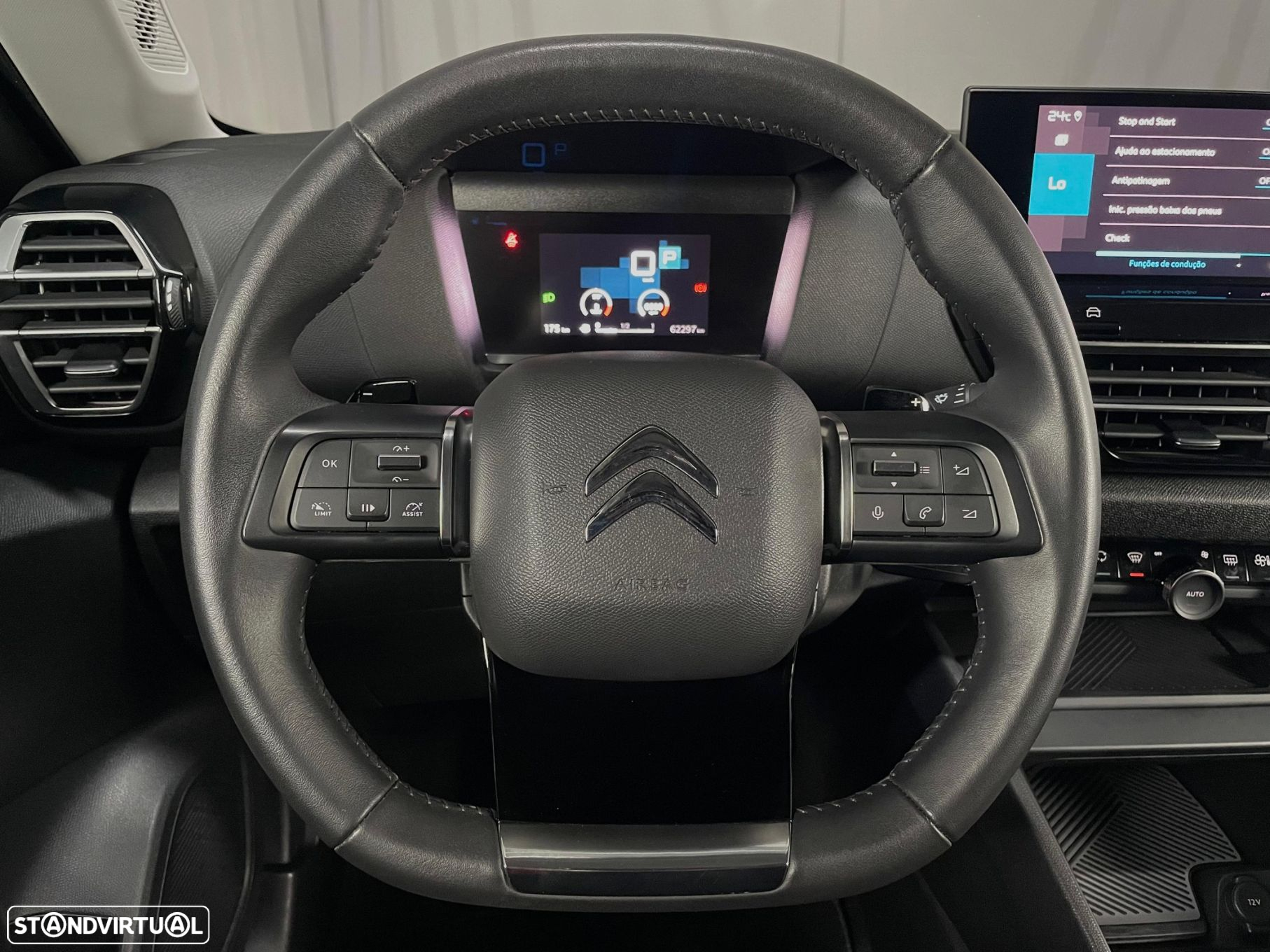 Citroën C4 1.2 PureTech Shine EAT8 - 8