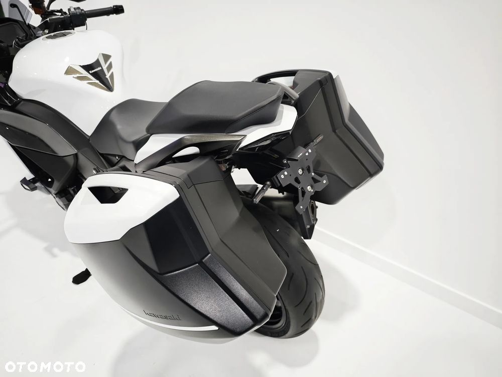 Kawasaki Ninja 1000 SX - 24