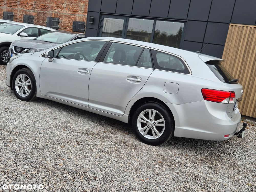 Toyota Avensis Touring Sports 1.8 Comfort - 7